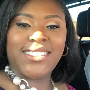 Meet your Posher, Courtney